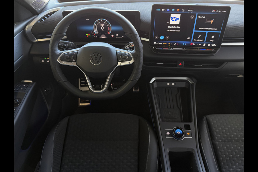 Volkswagen T-Roc 1.5 eTsi R-LINE 150PK EDITION BLACK STYLE 19''LMV IQ LED/GRIL/LOGO STOEL/STUUR.VERW ELEK.KLEP 2026