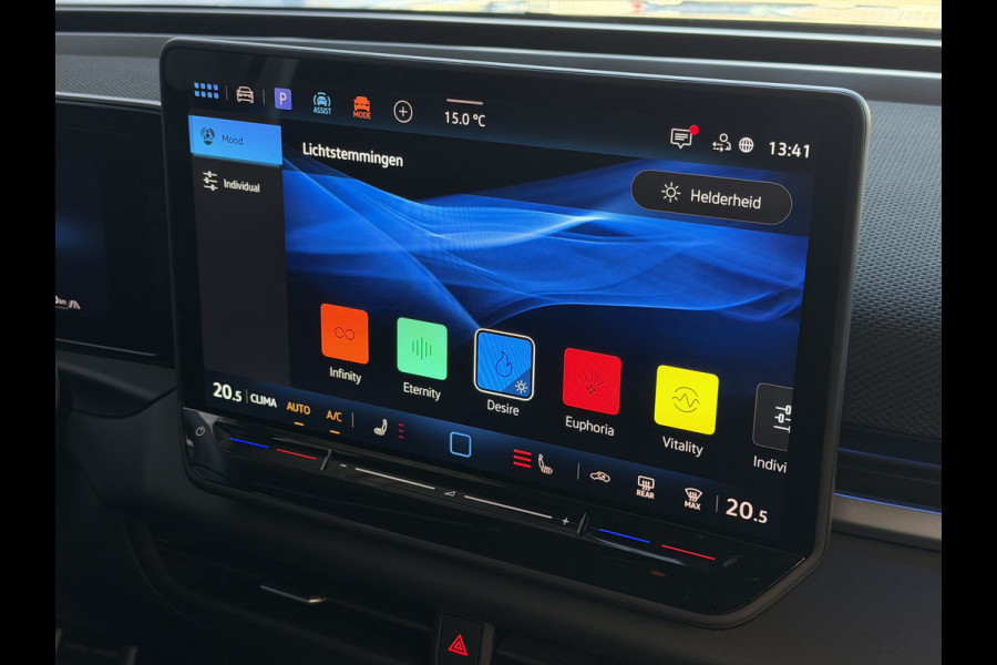 Volkswagen T-Roc 1.5 eTsi R-LINE 150PK EDITION BLACK STYLE 19''LMV IQ LED/GRIL/LOGO STOEL/STUUR.VERW ELEK.KLEP 2026