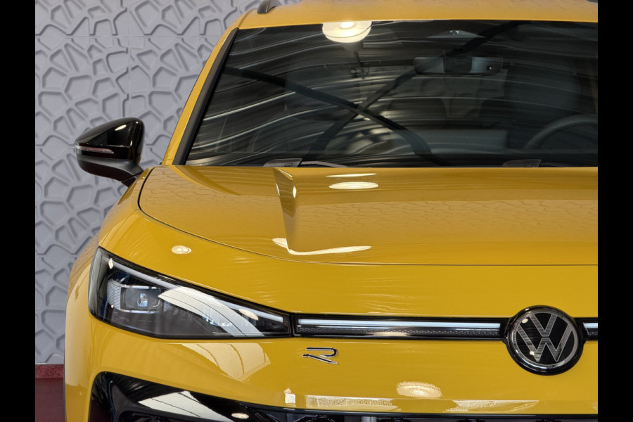 Volkswagen T-Roc 1.5 eTsi R-LINE 150PK EDITION BLACK STYLE 19''LMV IQ LED/GRIL/LOGO STOEL/STUUR.VERW ELEK.KLEP 2026