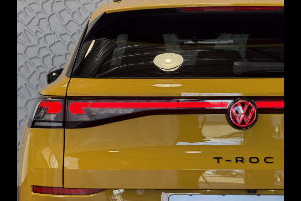 Volkswagen T-Roc 1.5 eTsi R-LINE 150PK EDITION BLACK STYLE 19''LMV IQ LED/GRIL/LOGO STOEL/STUUR.VERW ELEK.KLEP 2026