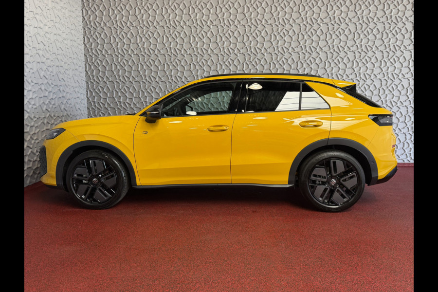 Volkswagen T-Roc 1.5 eTsi R-LINE 150PK EDITION BLACK STYLE 19''LMV IQ LED/GRIL/LOGO STOEL/STUUR.VERW ELEK.KLEP 2026