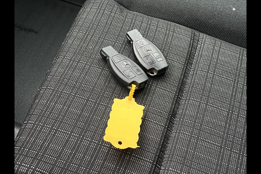 Mercedes-Benz Vito 111 CDI Lang*NAVI*CAMERA*A/C*TEL*3-PERS*HAAK*PDC*