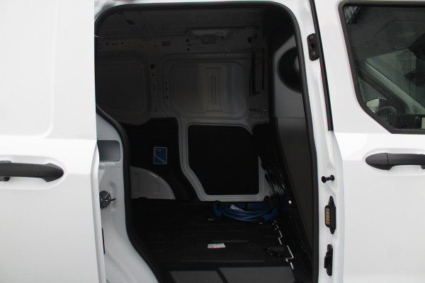 Ford E-Transit Courier Trend 44 kWh 136pk - Stoel/Stuurverwarming - Camera - Cruise - Carplay/Android - Rijklaar