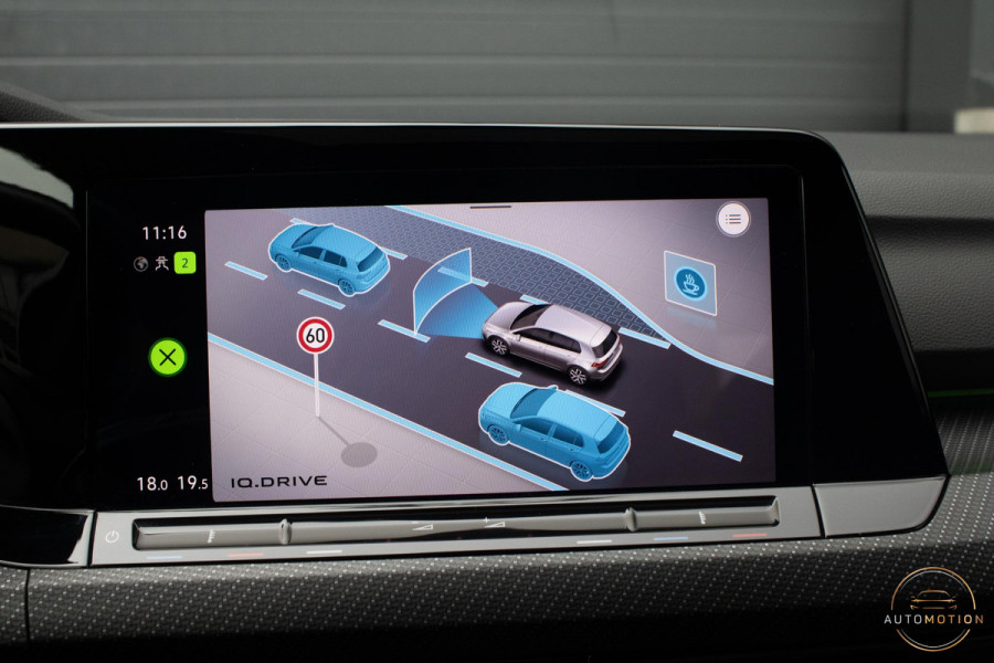 Volkswagen Golf 1.5 eTSI R-Line Business+ PANO CAMERA ACC CARPLAY