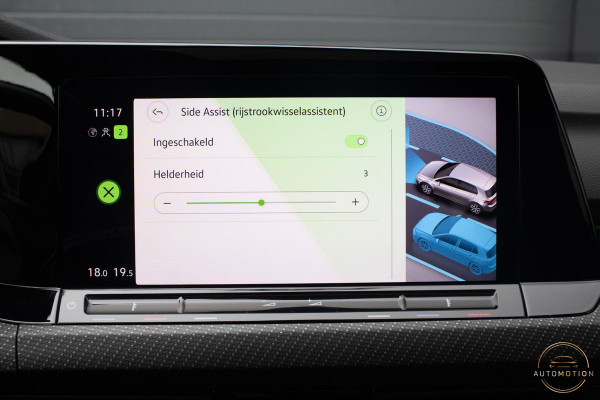 Volkswagen Golf 1.5 eTSI R-Line Business+ PANO CAMERA ACC CARPLAY