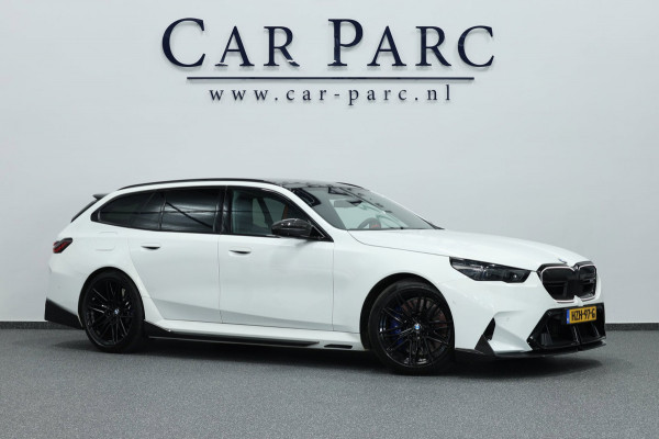 BMW 5 Serie Touring M5 727+PK BTW/AKRAPOVIC/CARBON M-PERFORMANCE/21" LMV/BOWERS & WILKINS/PANO/HUD/ACC/ECC/FABRIEKSGARANTIE!