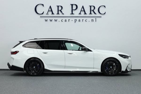 BMW 5 Serie Touring M5 727+PK BTW/AKRAPOVIC/CARBON M-PERFORMANCE/21" LMV/BOWERS & WILKINS/PANO/HUD/ACC/ECC/FABRIEKSGARANTIE!