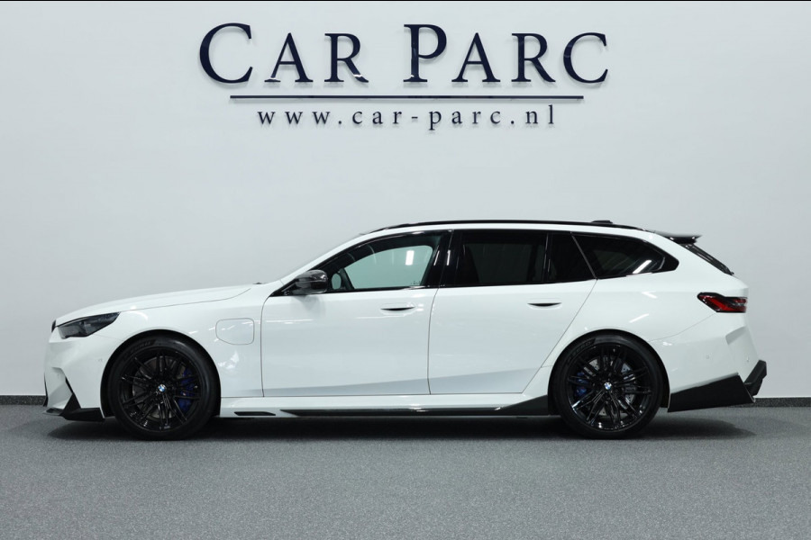 BMW 5 Serie Touring M5 727+PK BTW/AKRAPOVIC/CARBON M-PERFORMANCE/21" LMV/BOWERS & WILKINS/PANO/HUD/ACC/ECC/FABRIEKSGARANTIE!