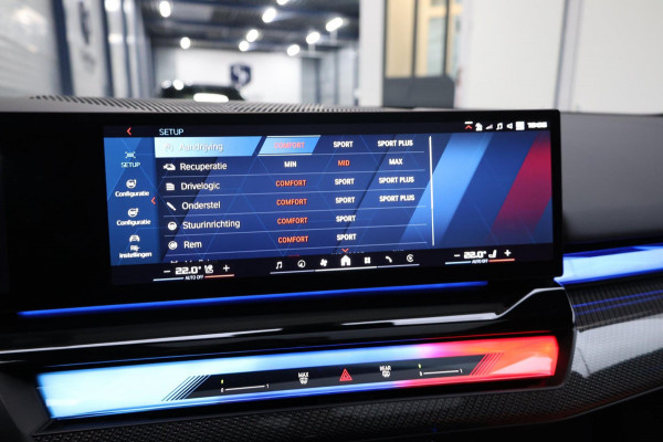BMW 5 Serie Touring M5 727+PK BTW/AKRAPOVIC/CARBON M-PERFORMANCE/21" LMV/BOWERS & WILKINS/PANO/HUD/ACC/ECC/FABRIEKSGARANTIE!