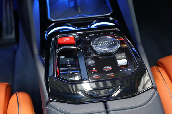 BMW 5 Serie Touring M5 727+PK BTW/AKRAPOVIC/CARBON M-PERFORMANCE/21" LMV/BOWERS & WILKINS/PANO/HUD/ACC/ECC/FABRIEKSGARANTIE!