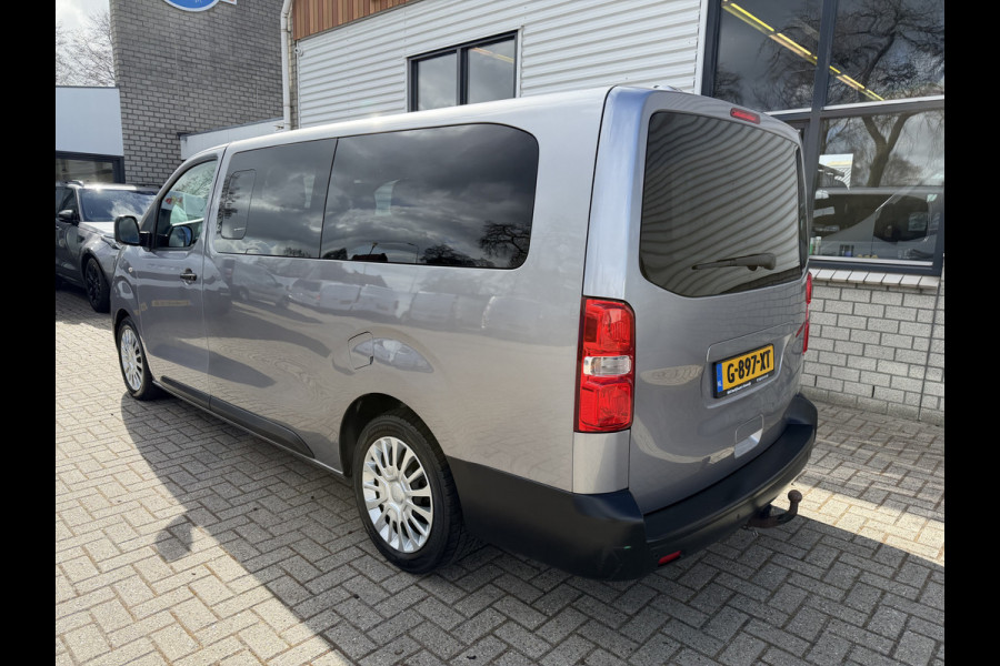 Toyota Proace Shuttle 2.0 D-4D automaat Navigator Medium L3H1 / 9 persoons / euro 6 diesel / bpm vrij / vaste prijs rijklaar € 19.950 incl btw / inclusief een nieuwe distributie riem / isofix !