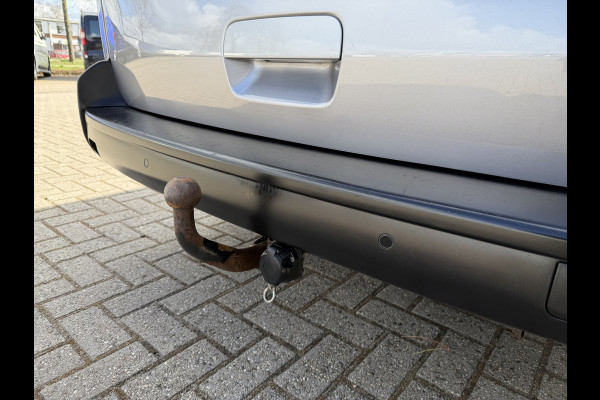 Toyota Proace Shuttle 2.0 D-4D automaat Navigator Medium L3H1 / 9 persoons / euro 6 diesel / bpm vrij / vaste prijs rijklaar € 19.950 incl btw / inclusief een nieuwe distributie riem / isofix !