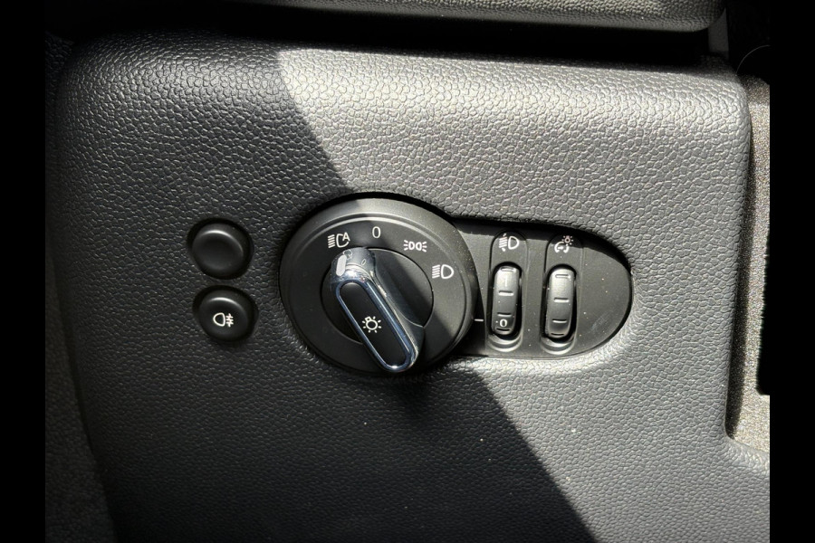 MINI Mini 1.5 Cooper Camden Edition 136pk Automaat | PDC | Navi | Cruise Control | Climate Control | Leer |