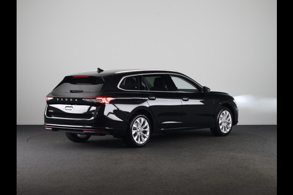 Škoda Superb Combi Business Edition PHEV 1.5 TSI 204 pk 6 versn. DSG | Trekhaak, wegklapbaar | Chrome pakket | Lichtmetalen velgen 18 inch Dofida zilver