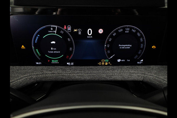 Škoda Superb Combi Business Edition PHEV 1.5 TSI 204 pk 6 versn. DSG | Trekhaak, wegklapbaar | Chrome pakket | Lichtmetalen velgen 18 inch Dofida zilver