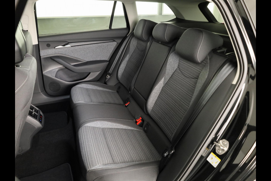 Škoda Superb Combi Business Edition PHEV 1.5 TSI 204 pk 6 versn. DSG | Trekhaak, wegklapbaar | Chrome pakket | Lichtmetalen velgen 18 inch Dofida zilver