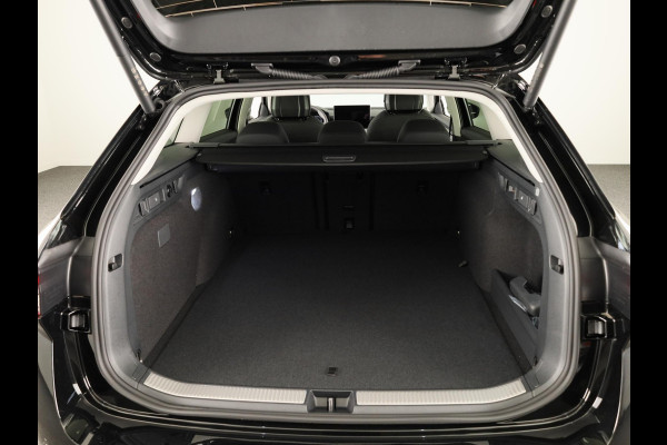 Škoda Superb Combi Business Edition PHEV 1.5 TSI 204 pk 6 versn. DSG | Trekhaak, wegklapbaar | Chrome pakket | Lichtmetalen velgen 18 inch Dofida zilver