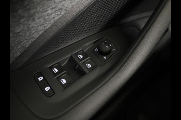 Škoda Superb Combi Business Edition PHEV 1.5 TSI 204 pk 6 versn. DSG | Trekhaak, wegklapbaar | Chrome pakket | Lichtmetalen velgen 18 inch Dofida zilver