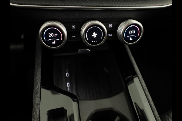 Škoda Superb Combi Business Edition PHEV 1.5 TSI 204 pk 6 versn. DSG | Trekhaak, wegklapbaar | Chrome pakket | Lichtmetalen velgen 18 inch Dofida zilver