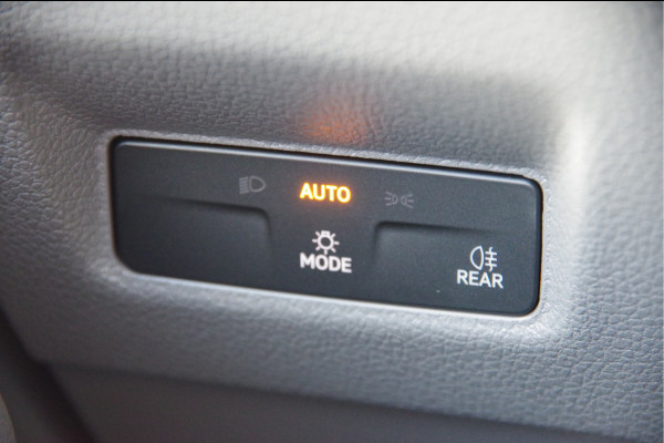 Volkswagen Crafter 35 2.0 TDI L3H3 AUT. 2X SCHUIFDEUR, FACELIFT, LED, TREKHAAK, CAMERA, NAVI, CRUISE, CLIMA, PARKEERSENSOREN