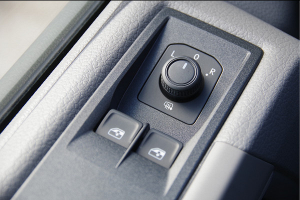 Volkswagen Crafter 35 2.0 TDI L3H3 AUT. 2X SCHUIFDEUR, FACELIFT, LED, TREKHAAK, CAMERA, NAVI, CRUISE, CLIMA, PARKEERSENSOREN