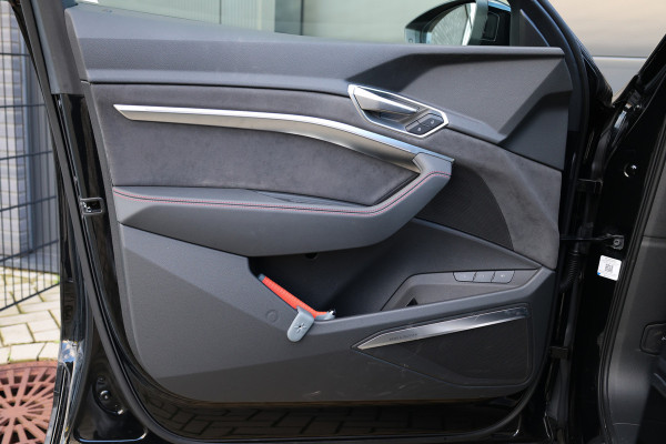 Audi Q8 e-tron S quattro SQ8 115 kWh | BTW | NAP | PANO | B&O | 360 | RS ZETELS | MATRIX | LUCHTVERING | MEMORY | KEYLESS |