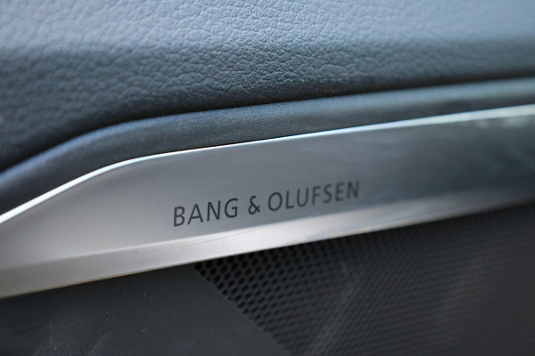 Audi Q8 e-tron S quattro SQ8 115 kWh | BTW | NAP | PANO | B&O | 360 | RS ZETELS | MATRIX | LUCHTVERING | MEMORY | KEYLESS |