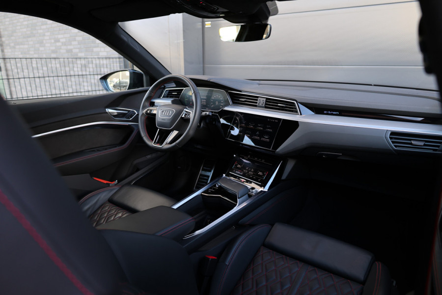 Audi Q8 e-tron S quattro SQ8 115 kWh | BTW | NAP | PANO | B&O | 360 | RS ZETELS | MATRIX | LUCHTVERING | MEMORY | KEYLESS |