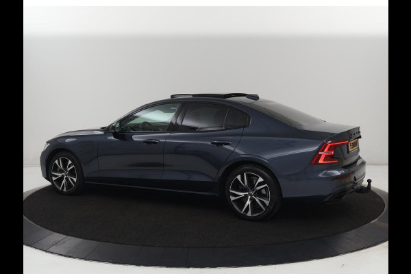 Volvo S60 2.0 Recharge T8 AWD R-Design | Panoramadak | Stoelventilatie | Head-Up | Leder | 360 Camera | Massage | Adaptive cruise | Trekhaak | Achterbankverwarming | Carplay | Harman/Kardon | PHEV | Plug In