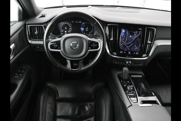 Volvo S60 2.0 Recharge T8 AWD R-Design | Panoramadak | Stoelventilatie | Head-Up | Leder | 360 Camera | Massage | Adaptive cruise | Trekhaak | Achterbankverwarming | Carplay | Harman/Kardon | PHEV | Plug In