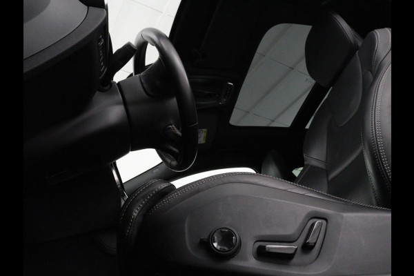 Volvo S60 2.0 Recharge T8 AWD R-Design | Panoramadak | Stoelventilatie | Head-Up | Leder | 360 Camera | Massage | Adaptive cruise | Trekhaak | Achterbankverwarming | Carplay | Harman/Kardon | PHEV | Plug In