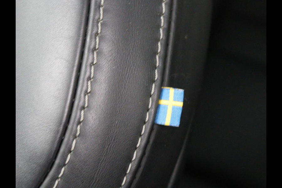 Volvo S60 2.0 Recharge T8 AWD R-Design | Panoramadak | Stoelventilatie | Head-Up | Leder | 360 Camera | Massage | Adaptive cruise | Trekhaak | Achterbankverwarming | Carplay | Harman/Kardon | PHEV | Plug In