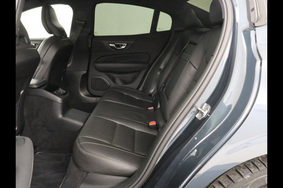 Volvo S60 2.0 Recharge T8 AWD R-Design | Panoramadak | Stoelventilatie | Head-Up | Leder | 360 Camera | Massage | Adaptive cruise | Trekhaak | Achterbankverwarming | Carplay | Harman/Kardon | PHEV | Plug In