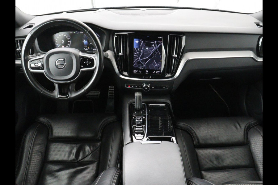 Volvo S60 2.0 Recharge T8 AWD R-Design | Panoramadak | Stoelventilatie | Head-Up | Leder | 360 Camera | Massage | Adaptive cruise | Trekhaak | Achterbankverwarming | Carplay | Harman/Kardon | PHEV | Plug In