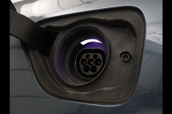 Volvo S60 2.0 Recharge T8 AWD R-Design | Panoramadak | Stoelventilatie | Head-Up | Leder | 360 Camera | Massage | Adaptive cruise | Trekhaak | Achterbankverwarming | Carplay | Harman/Kardon | PHEV | Plug In