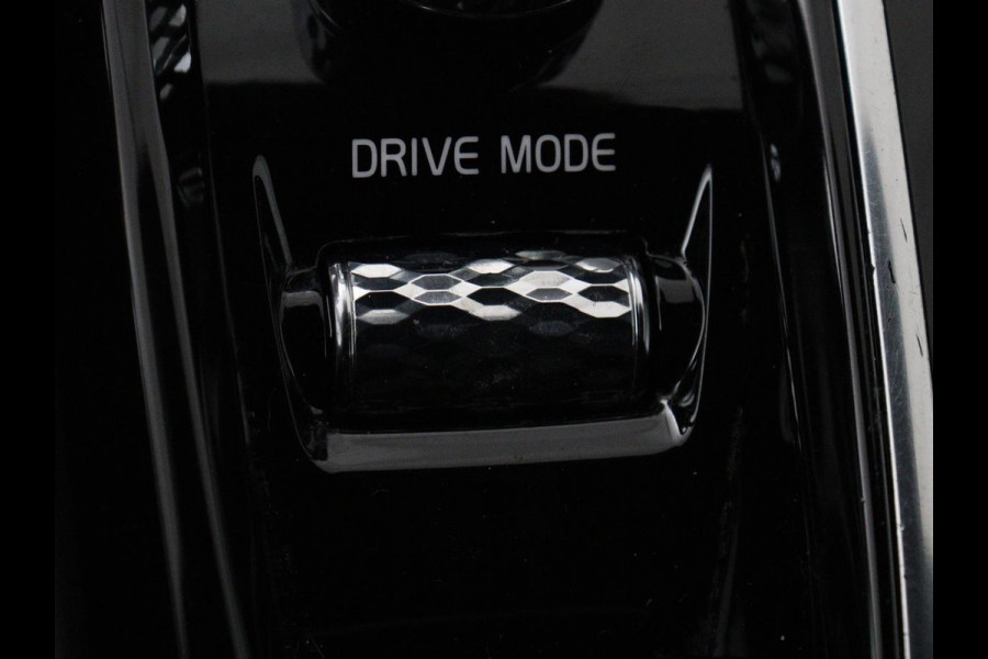 Volvo S60 2.0 Recharge T8 AWD R-Design | Panoramadak | Stoelventilatie | Head-Up | Leder | 360 Camera | Massage | Adaptive cruise | Trekhaak | Achterbankverwarming | Carplay | Harman/Kardon | PHEV | Plug In