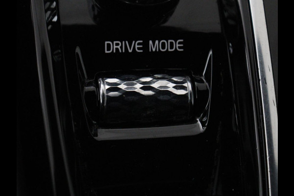 Volvo S60 2.0 Recharge T8 AWD R-Design | Panoramadak | Stoelventilatie | Head-Up | Leder | 360 Camera | Massage | Adaptive cruise | Trekhaak | Achterbankverwarming | Carplay | Harman/Kardon | PHEV | Plug In