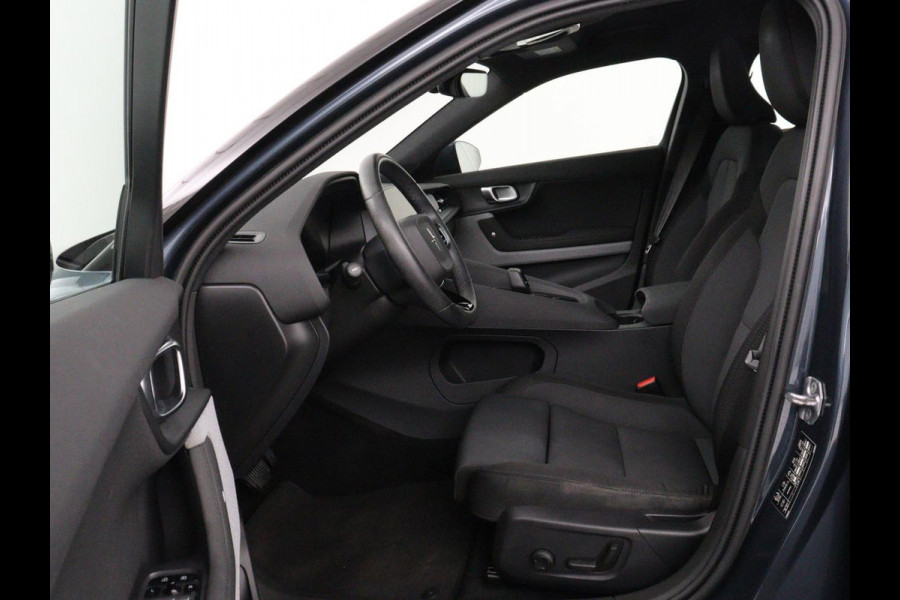 Polestar 2 Long Range Dual Motor Launch Edition 78kWh | SOH 93% | Panoramadak | Stoelverwarming | Trekhaak | 360 Camera | Adaptive cruise | Carplay | Full LED | Keyless | Navigatie