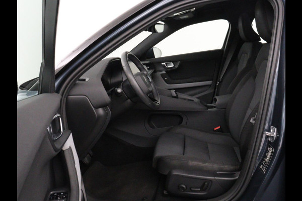 Polestar 2 Long Range Dual Motor Launch Edition 78kWh | SOH 93% | Panoramadak | Stoelverwarming | Trekhaak | 360 Camera | Adaptive cruise | Carplay | Full LED | Keyless | Navigatie