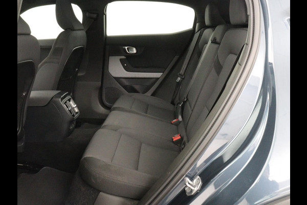 Polestar 2 Long Range Dual Motor Launch Edition 78kWh | SOH 93% | Panoramadak | Stoelverwarming | Trekhaak | 360 Camera | Adaptive cruise | Carplay | Full LED | Keyless | Navigatie