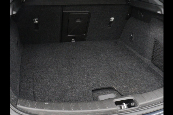 Polestar 2 Long Range Dual Motor Launch Edition 78kWh | SOH 93% | Panoramadak | Stoelverwarming | Trekhaak | 360 Camera | Adaptive cruise | Carplay | Full LED | Keyless | Navigatie