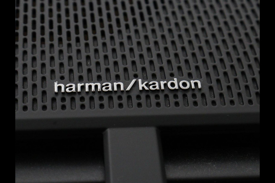 Polestar 2 Long Range Dual Motor Launch Edition 78kWh | SOH 93% | Panoramadak | Stoelverwarming | Trekhaak | 360 Camera | Adaptive cruise | Carplay | Full LED | Keyless | Navigatie