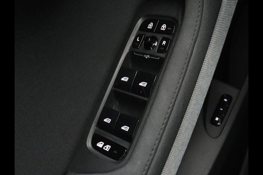 Polestar 2 Long Range Dual Motor Launch Edition 78kWh | SOH 93% | Panoramadak | Stoelverwarming | Trekhaak | 360 Camera | Adaptive cruise | Carplay | Full LED | Keyless | Navigatie