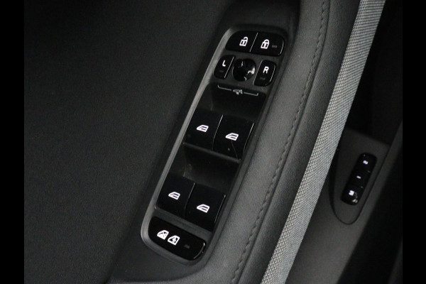 Polestar 2 Long Range Dual Motor Launch Edition 78kWh | SOH 93% | Panoramadak | Stoelverwarming | Trekhaak | 360 Camera | Adaptive cruise | Carplay | Full LED | Keyless | Navigatie