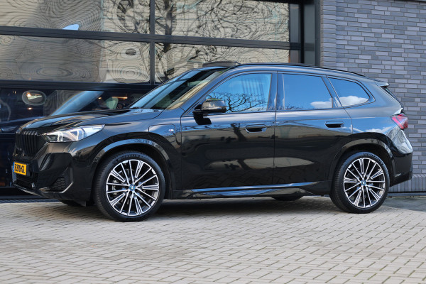 BMW X1 xDrive30e | M-SPORT | NAP! | PANO | H/K AUDIO | HUD | MEMORY | 20'' | KEYLESS | LED ADAPTIEF |