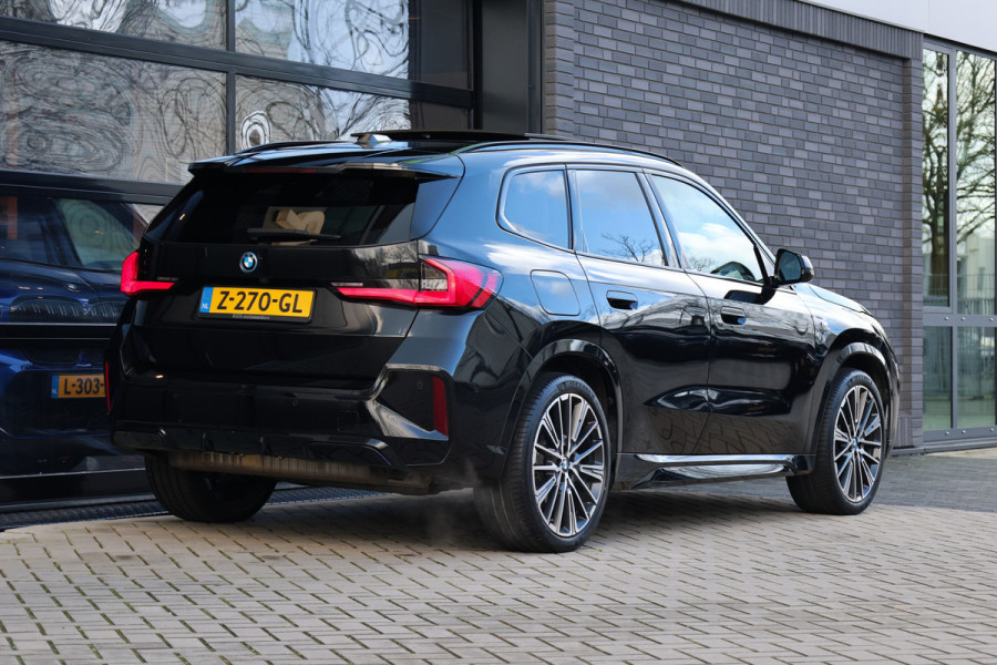 BMW X1 xDrive30e | M-SPORT | NAP! | PANO | H/K AUDIO | HUD | MEMORY | 20'' | KEYLESS | LED ADAPTIEF |