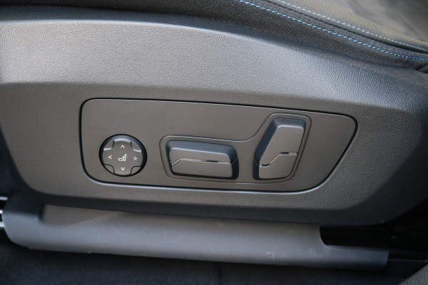 BMW X1 xDrive30e | M-SPORT | NAP! | PANO | H/K AUDIO | HUD | MEMORY | 20'' | KEYLESS | LED ADAPTIEF |