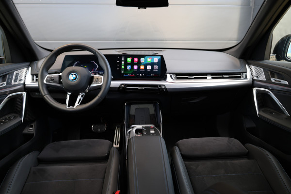 BMW X1 xDrive30e | M-SPORT | NAP! | PANO | H/K AUDIO | HUD | MEMORY | 20'' | KEYLESS | LED ADAPTIEF |