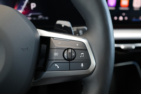 BMW X1 xDrive30e | M-SPORT | NAP! | PANO | H/K AUDIO | HUD | MEMORY | 20'' | KEYLESS | LED ADAPTIEF |