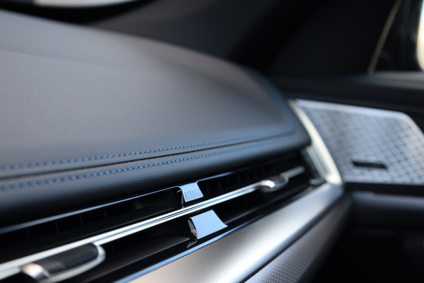 BMW X1 xDrive30e | M-SPORT | NAP! | PANO | H/K AUDIO | HUD | MEMORY | 20'' | KEYLESS | LED ADAPTIEF |